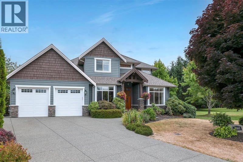 1302 Ocean View Avenue, Comox, British Columbia, V9M3R2, Comox, British Columbia — photo 1 of 5