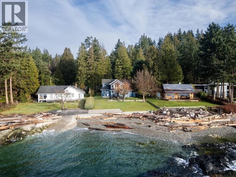 1537 MCCULLOUGH Road, Sechelt, British Columbia, V7Z0A5, Sechelt, British Columbia — photo 1 of 5