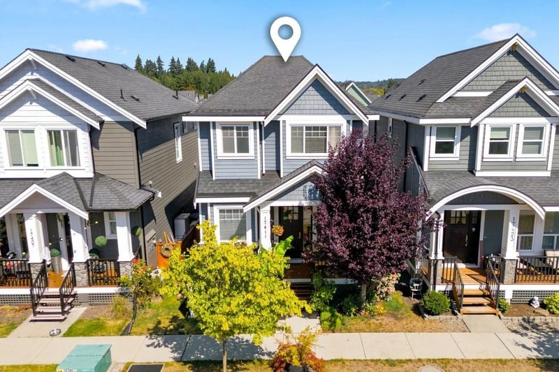 17411 2 Avenue, Surrey, British Columbia, V3Z6R9, Surrey, British Columbia — photo 1 of 5