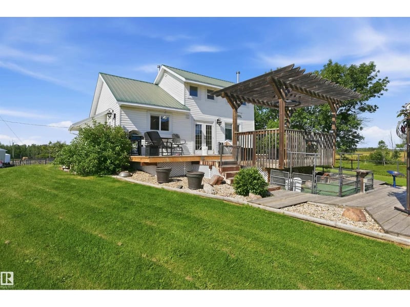 56502 RGE ROAD 33, Rural Lac Ste. Anne County, Alberta, T0E1V0, Rural Lac Ste. Anne County, Alberta — photo 1 of 5
