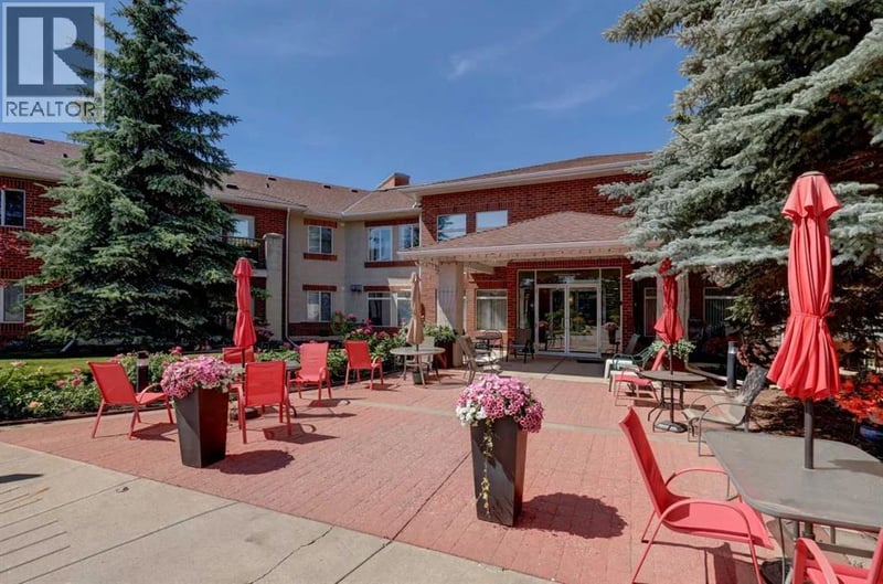 550 Prominence Rise Southwest, Calgary, Alberta, T3H5J1, Calgary, Alberta — photo 1 of 5
