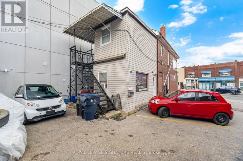 3331 Dundas Street West, Toronto (Junction Area), Ontario, M6P2A6, Toronto (Junction Area), Ontario — photo 1 of 5