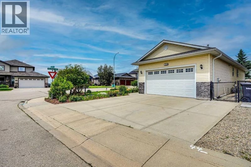 144 Hillcrest Cape, Strathmore, Alberta, T1P0A4, Strathmore, Alberta — photo 1 of 5
