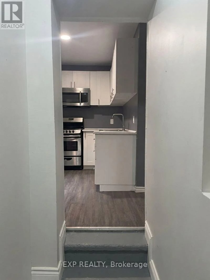 ##9 70 Victoria Avenue South, Hamilton (Stinson), Ontario, L8N2S7, Hamilton (Stinson), Ontario — photo 1 of 5