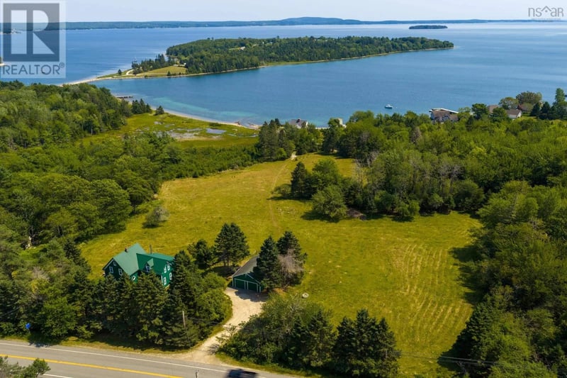 3257 Highway 3, East Chester, Nova Scotia, B0J1J0, East Chester, Nova Scotia — photo 1 of 5