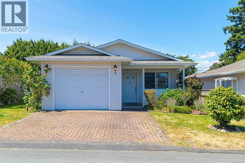 7 Eagle Lane, View Royal, British Columbia, V9A7M2, View Royal, British Columbia — photo 1 of 5
