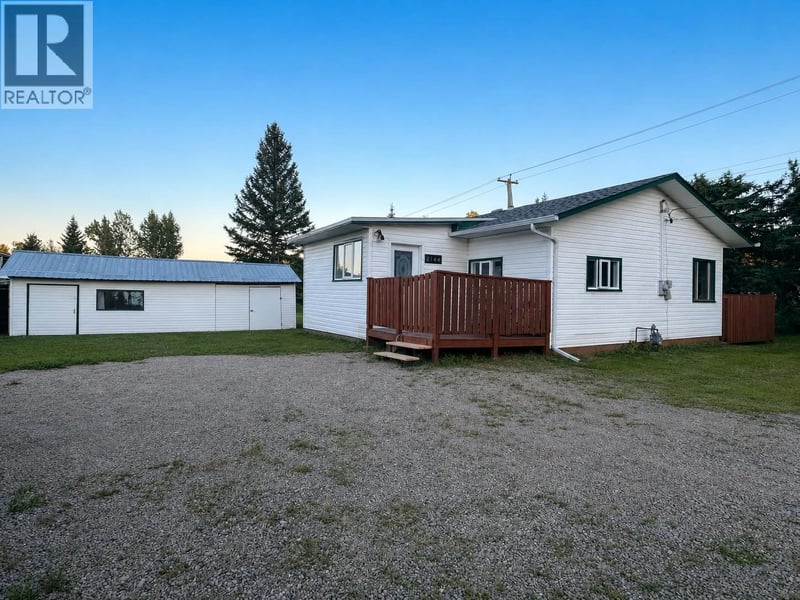 2146 MCLAREN Road, Prince George, British Columbia, V2N6T8, Prince George, British Columbia — photo 1 of 5