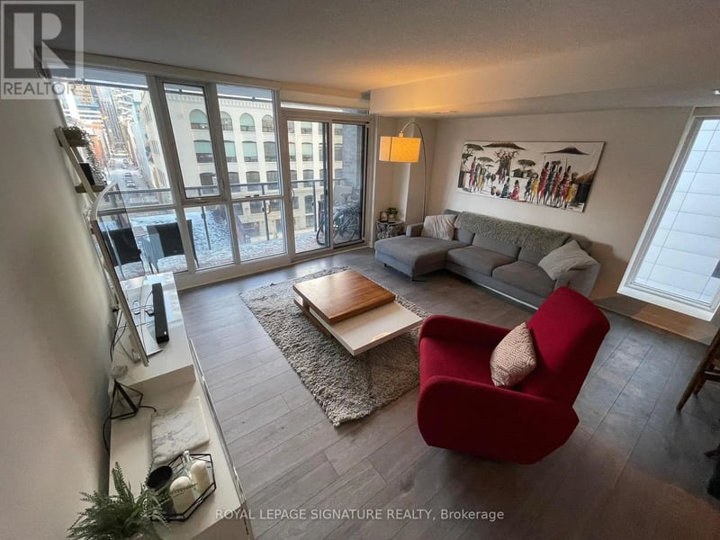 #414 295 Adelaide Street West, Toronto (Waterfront Communities), Ontario, M5V0L4, Toronto (Waterfront Communities), Ontario — photo 1 of 5