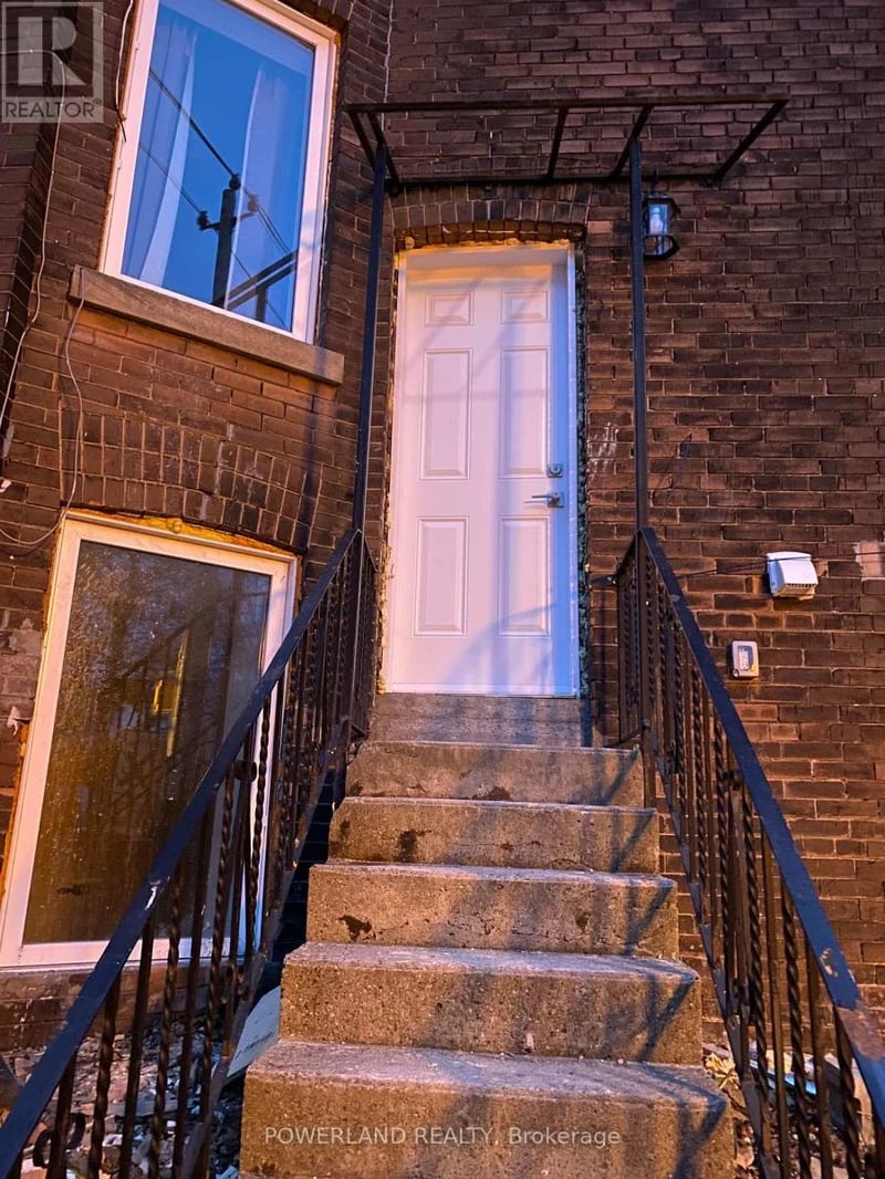 #Bsmt 2 St Annes Road, Toronto (Little Portugal), Ontario, M6J2C1, Toronto (Little Portugal), Ontario — photo 1 of 5