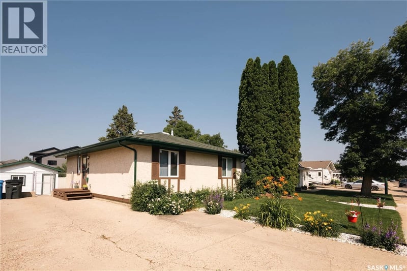 631 Buchanan DRIVE, Prince Albert, Saskatchewan, S6V5Z7, Prince Albert, Saskatchewan — photo 1 of 5