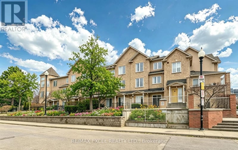 #3 10 Cox Boulevard, Markham (Unionville), Ontario, L3R4G2, Markham (Unionville), Ontario — photo 1 of 5