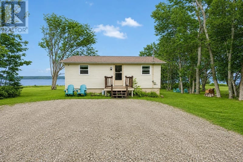 7498 East Bay Highway, Big Pond, Nova Scotia, B1J1Y2, Big Pond, Nova Scotia — photo 1 of 5
