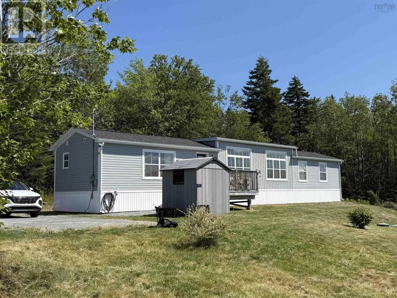 1053 East Uniacke Road, East Uniacke, Nova Scotia, B0N1Z0, East Uniacke, Nova Scotia — photo 1 of 5