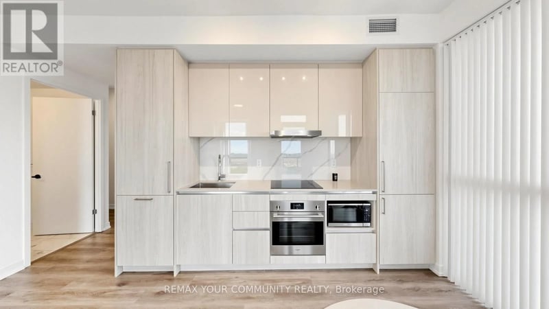 #1702 225 Commerce Street, Vaughan (Vaughan Corporate Centre), Ontario, L4K0R1, Vaughan (Vaughan Corporate Centre), Ontario — photo 1 of 5