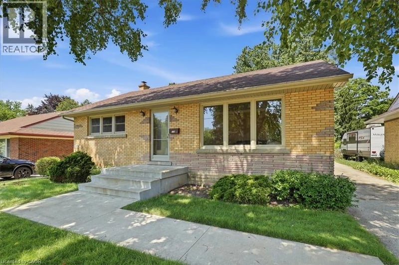184 MURDOCK Avenue, Waterloo, Ontario, N2J2M5, Waterloo, Ontario — photo 1 of 5
