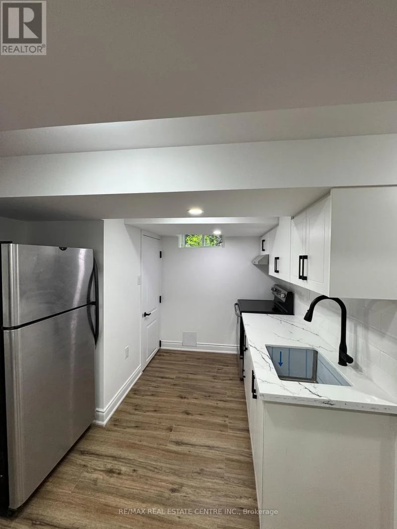 #basement 3722 Ellengale Drive, Mississauga (Erindale), Ontario, L5C1Z7, Mississauga (Erindale), Ontario — photo 1 of 5