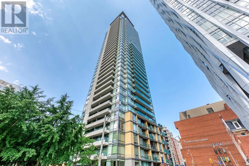 #3204 18 Yorkville Avenue, Toronto (Annex), Ontario, M4W1L4, Toronto (Annex), Ontario — photo 1 of 5