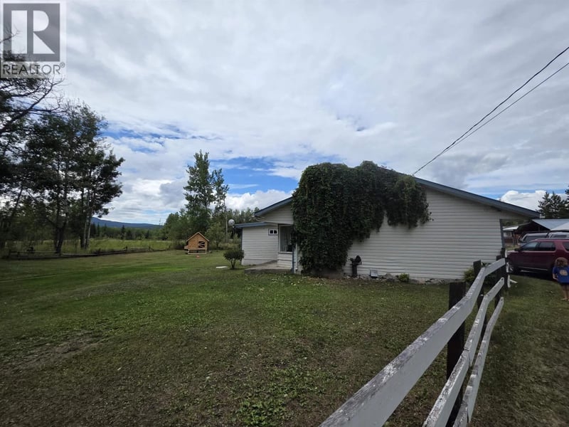 15337 MAPES Road, Vanderhoof, British Columbia, V0J3A1, Vanderhoof, British Columbia — photo 1 of 5