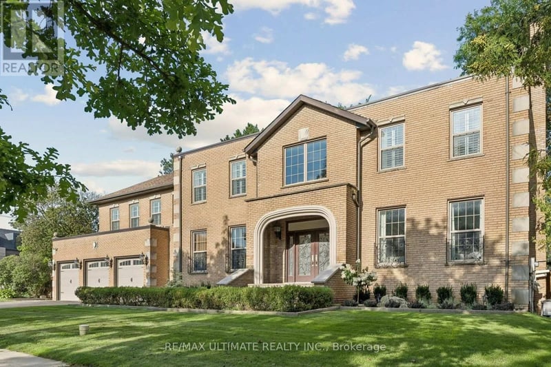 1 Versailles Court, Toronto (Banbury-Don Mills), Ontario, M3B2A8, Toronto (Banbury-Don Mills), Ontario — photo 1 of 5