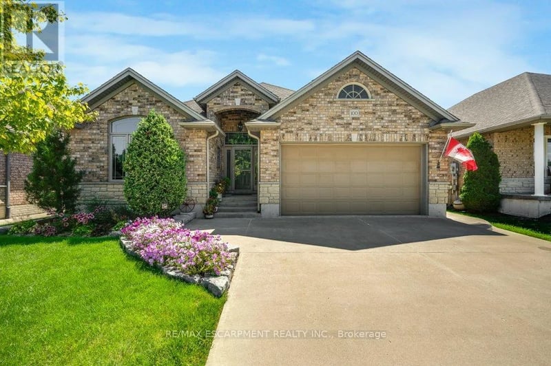 100 Willowdale Crescent, Norfolk (Port Dover), Ontario, N0A1N5, Norfolk (Port Dover), Ontario — photo 1 of 5