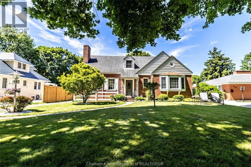 310 VICTORIA Avenue, Chatham, Ontario, N7L3A9, Chatham, Ontario — photo 1 of 5