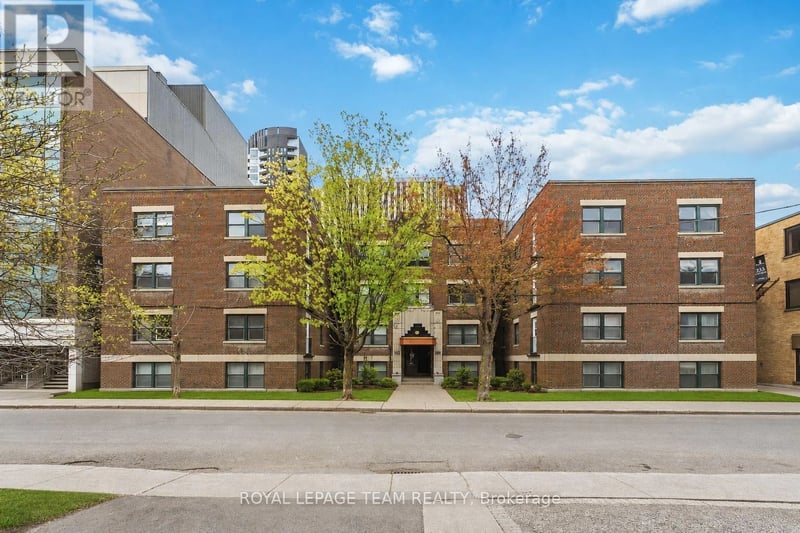 #36 235 Cooper Street, Ottawa, Ontario, K2P1L7, Ottawa, Ontario — photo 1 of 5