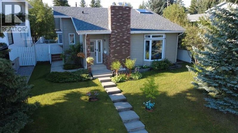 151 Sandstone Place Northwest, Calgary, Alberta, T3K2Z6, Calgary, Alberta — photo 1 of 5