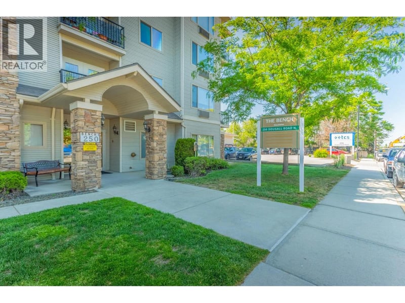 #405 250 Dougall Road North, Kelowna, British Columbia, V1X3K5, Kelowna, British Columbia — photo 1 of 5