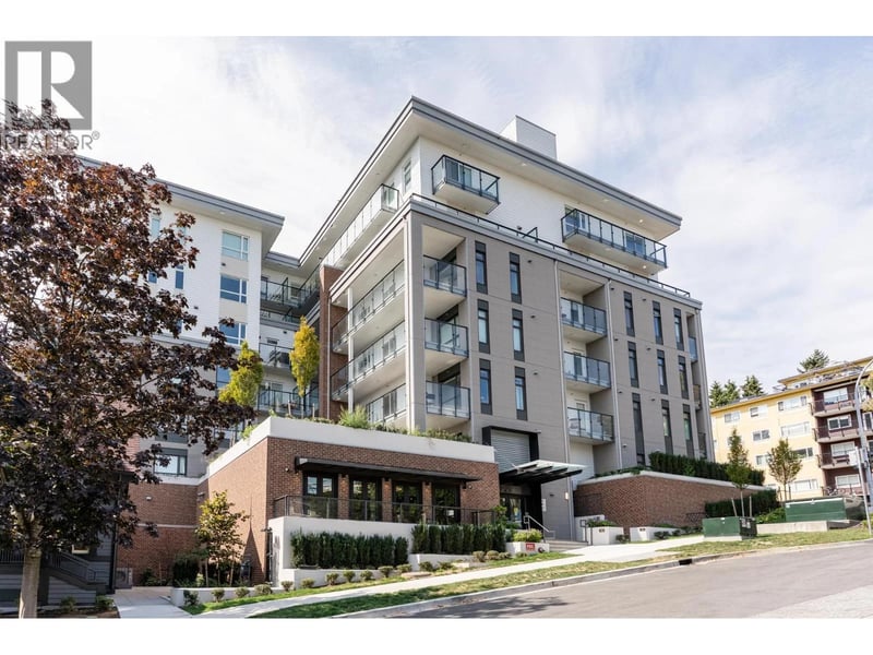 #421 82 FIRST Street, New Westminster, British Columbia, V3L0L8, New Westminster, British Columbia — photo 1 of 5