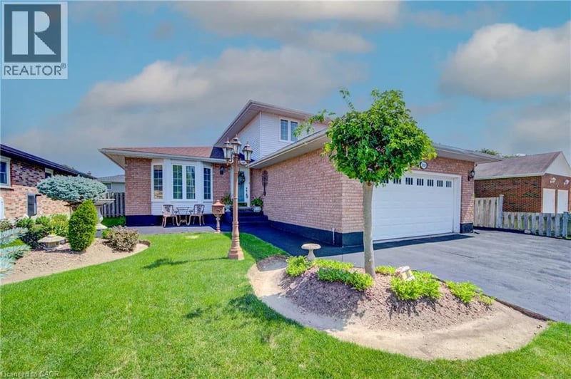 103 SOUTHWOOD Drive, Cambridge, Ontario, N1S3S1, Cambridge, Ontario — photo 1 of 5