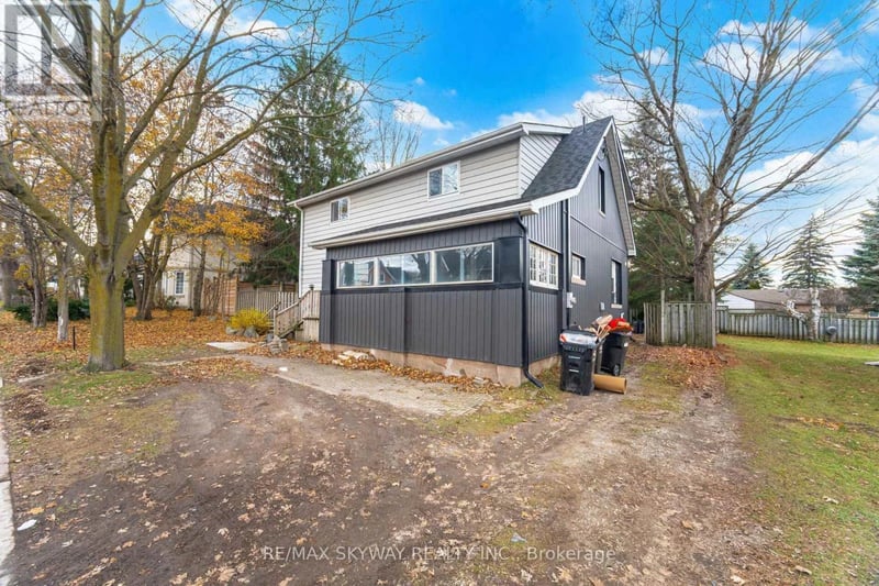 102 Queen Street South, New Tecumseth (Tottenham), Ontario, L0G1W0, New Tecumseth (Tottenham), Ontario — photo 1 of 5