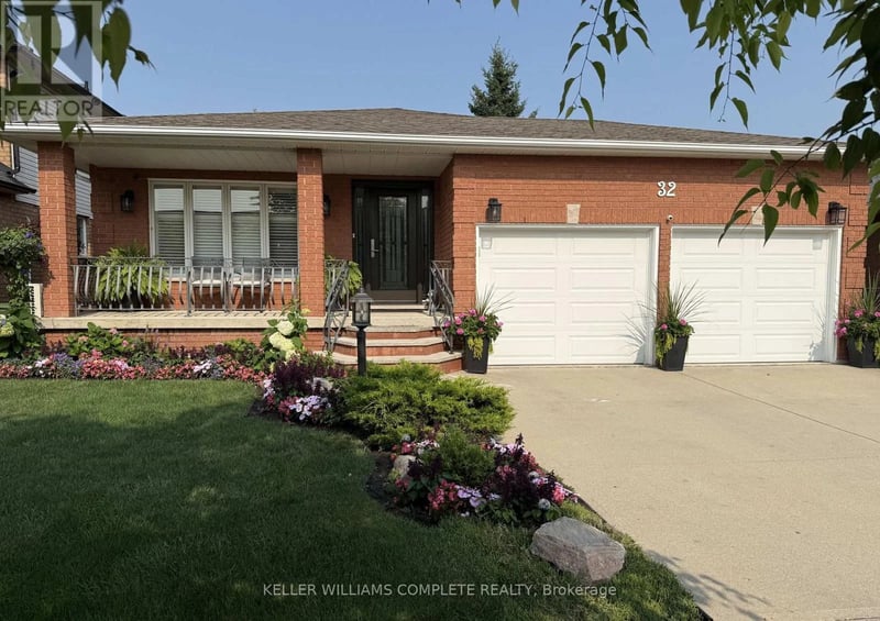 32 Highbury Drive, Hamilton (Stoney Creek Mountain), Ontario, L8J2T4, Hamilton (Stoney Creek Mountain), Ontario — photo 1 of 5