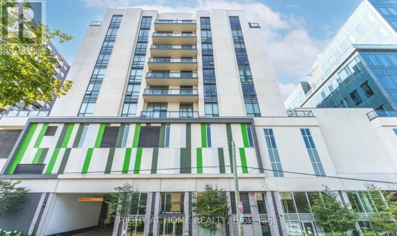 #607 111 Worsley Street, Barrie (City Centre), Ontario, L4M5R5, Barrie (City Centre), Ontario — photo 1 of 5