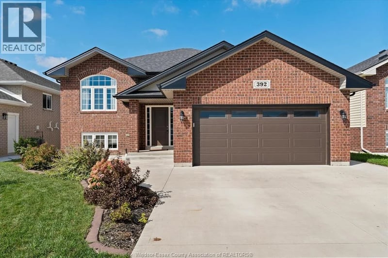 392 CYPRESS Lane, Lakeshore, Ontario, N8L1A8, Lakeshore, Ontario — photo 1 of 5
