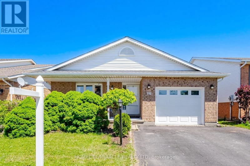196 FIRST ST LOUTH, St. Catharines (Grapeview), Ontario, L2S0A6, St. Catharines (Grapeview), Ontario — photo 1 of 5