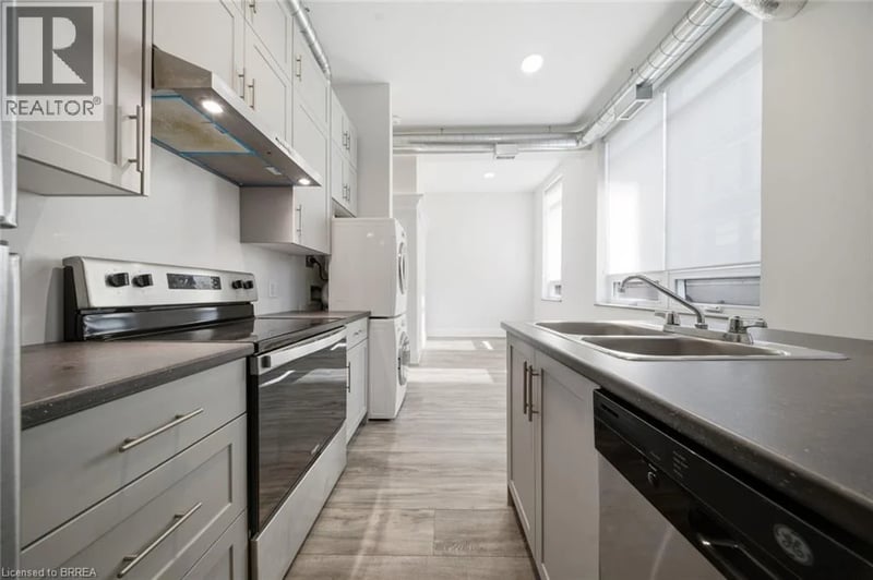 #201 11 QUEEN Street, Brantford, Ontario, N3T3B1, Brantford, Ontario — photo 1 of 5