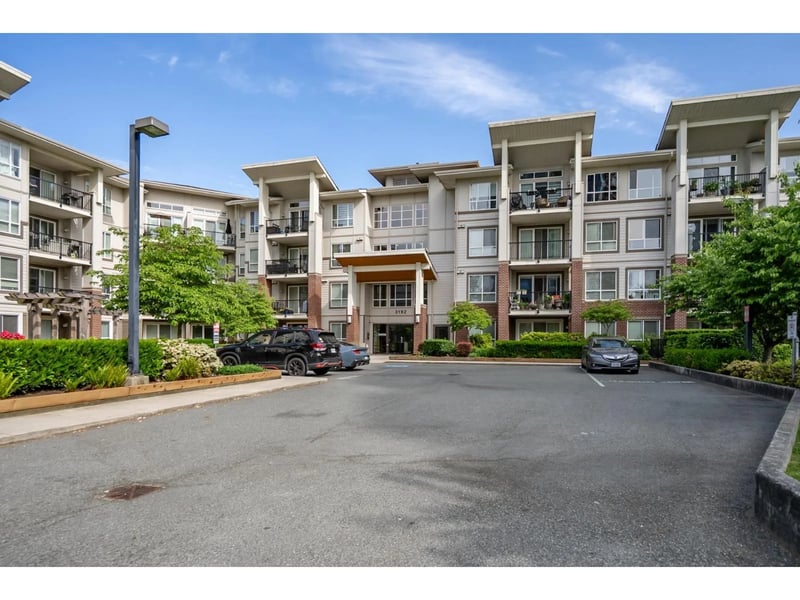 #303 3192 GLADWIN Road, Abbotsford, British Columbia, V2T6M9, Abbotsford, British Columbia — photo 1 of 5