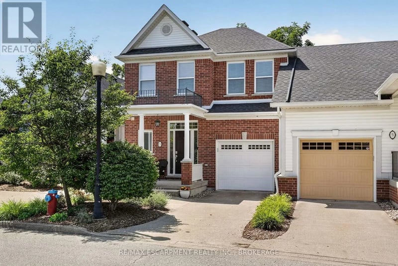 3 Black Walnut Common, St. Catharines (Grapeview), Ontario, L2S4C8, St. Catharines (Grapeview), Ontario — photo 1 of 5