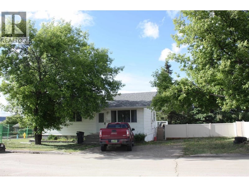 10116 110 Avenue, Fort St. John, British Columbia, V1J2T2, Fort St. John, British Columbia — photo 1 of 5