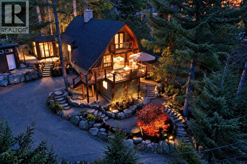 9226 EMERALD Drive, Whistler, British Columbia, V8E0G5, Whistler, British Columbia — photo 1 of 5
