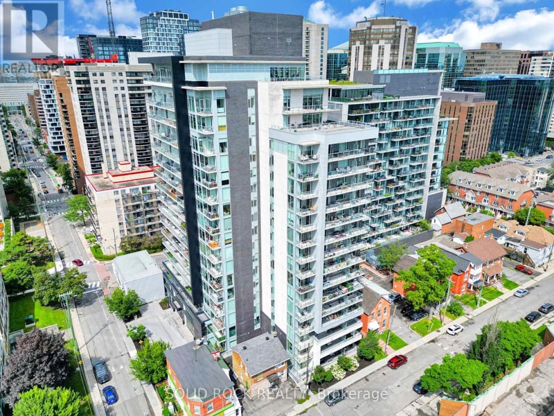 #309 255 Bay Street, Ottawa, Ontario, K1R0C5, Ottawa, Ontario — photo 1 of 5