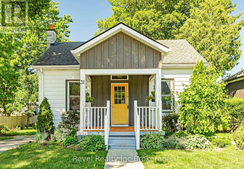 31 Givins Street, Woodstock (Woodstock - North), Ontario, N4S5Y6, Woodstock (Woodstock - North), Ontario — photo 1 of 5