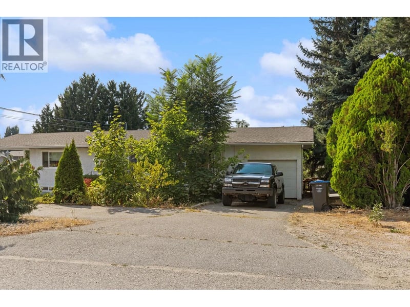 702 Fraser Road, Kelowna, British Columbia, V1X3M3, Kelowna, British Columbia — photo 1 of 5