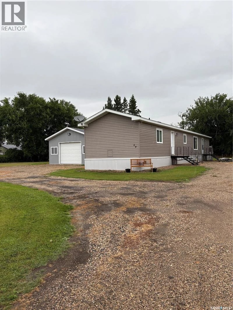 69 Railway AVENUE, Calder, Saskatchewan, S0A4C0, Calder, Saskatchewan — photo 1 of 5