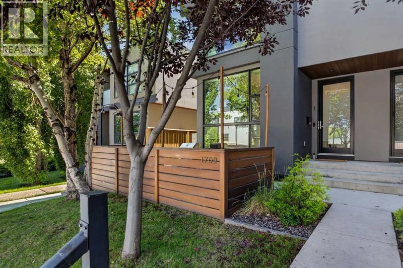 1709 36 Avenue Southwest, Calgary, Alberta, T2T2G4, Calgary, Alberta — photo 1 of 5
