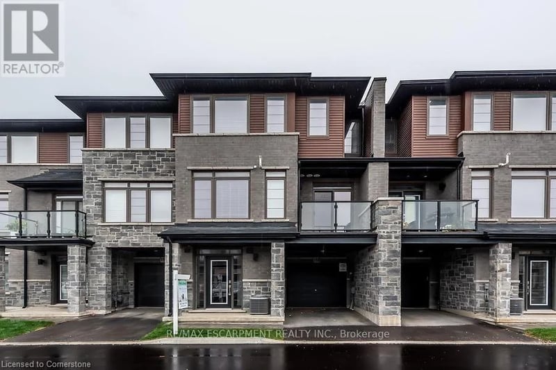 #158 30 Times Square Boulevard, Hamilton (Stoney Creek Mountain), Ontario, L8J0M1, Hamilton (Stoney Creek Mountain), Ontario — photo 1 of 5