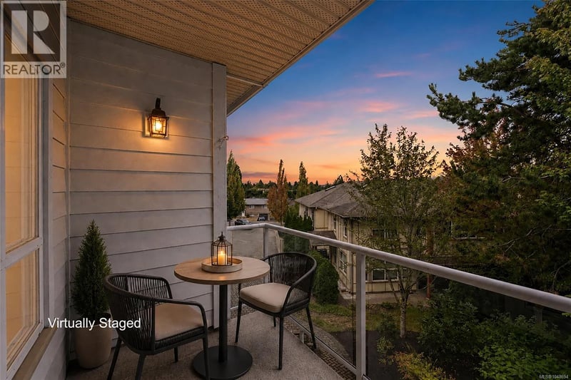 #207 3915 Carey Road, Saanich, British Columbia, V8Z4E3, Saanich, British Columbia — photo 1 of 5