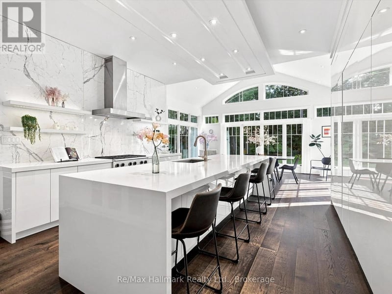 2076 GLENFOREST Crescent, Oakville (FD Ford), Ontario, L6J2G4, Oakville (FD Ford), Ontario — photo 1 of 5