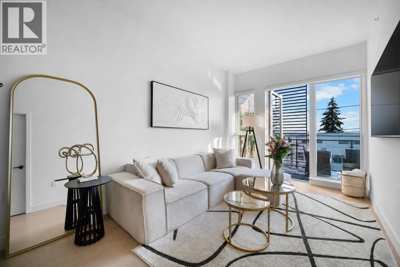 #454 422 3RD Street, North Vancouver, British Columbia, V7L0K1, North Vancouver, British Columbia — photo 1 of 5