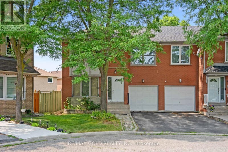 27 Lofty Pines Place, Brampton (Sandringham-Wellington), Ontario, L6R1K6, Brampton (Sandringham-Wellington), Ontario — photo 1 of 5